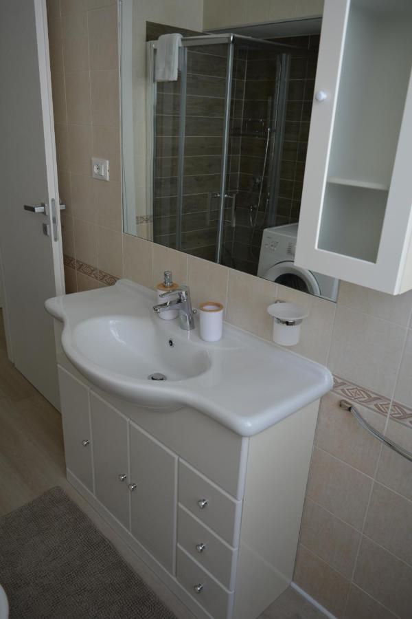 Dimora Mucci Apartment แตร์โมลิ ภายนอก รูปภาพ